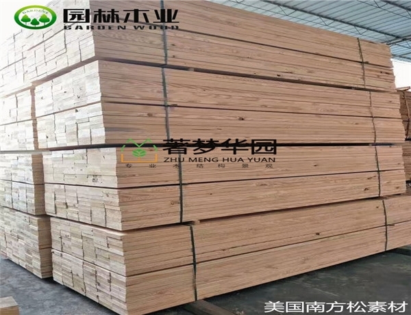 我們應(yīng)該怎么去搭建這樣的防腐木花架呢？